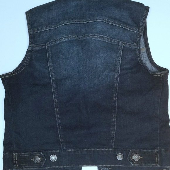 Sleeveless Jean Jacket - Picture 3 of 9